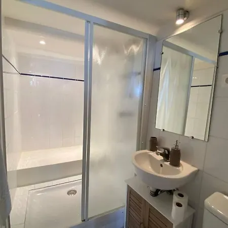 Beau Duplex A 2 Pas Du Palais 아파트 *
