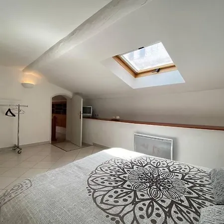 Beau Duplex A 2 Pas Du Palais *
